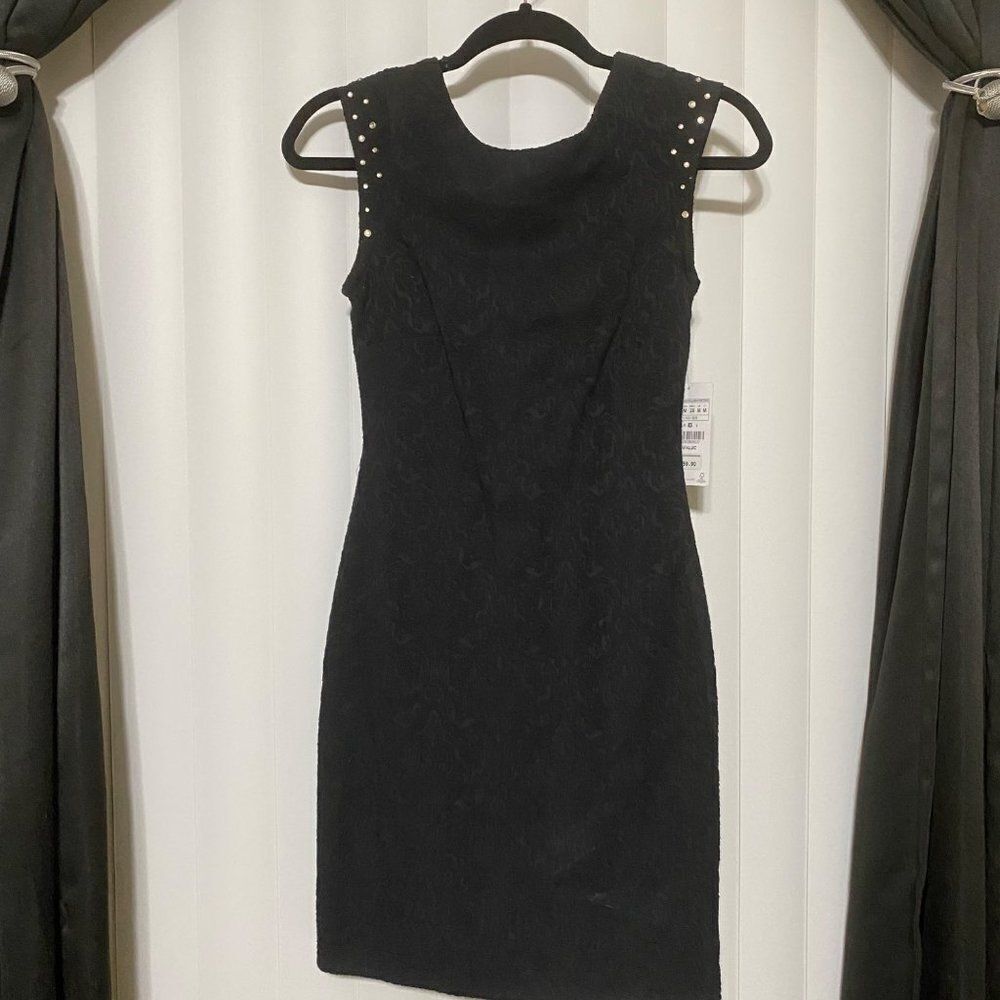 Forever 22 Zara collection black paisley pattern dress, v neck back , zippered b